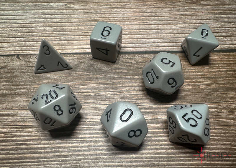 Chessex Polyhedral 7 Die Würfel-Set Translucent Smoke/Weiß