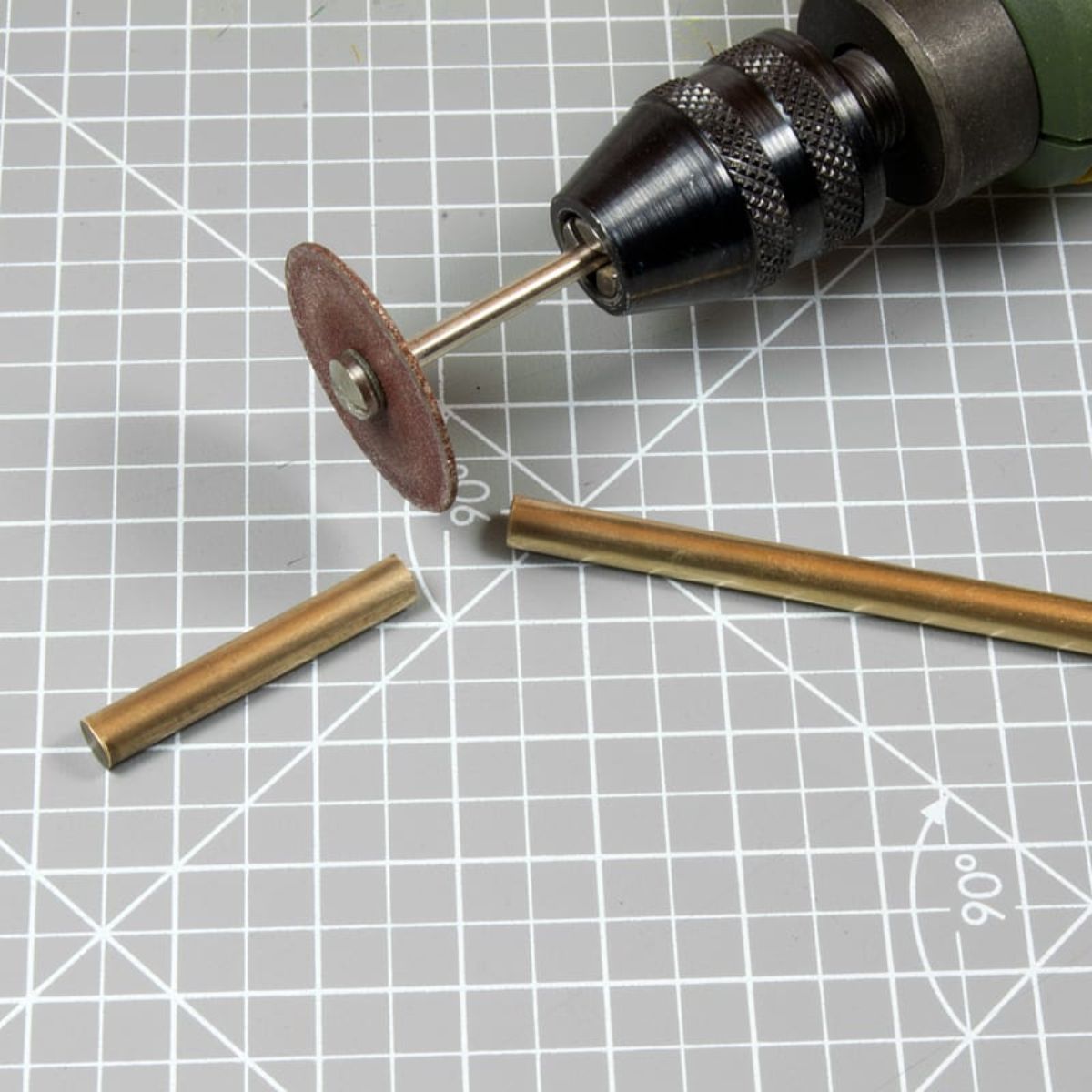 AK Interactive Dioramas BRASS PIPES 2,2mm, 2 units