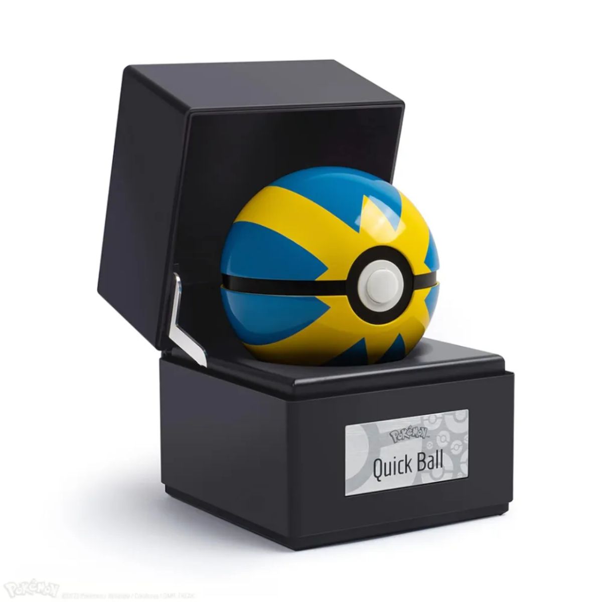 Pokémon Quick Ball Replica