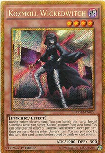 Kozmoll-Böshexe PGL3-029 Gold Secret Rare Excellent Deutsch 1. Auflage