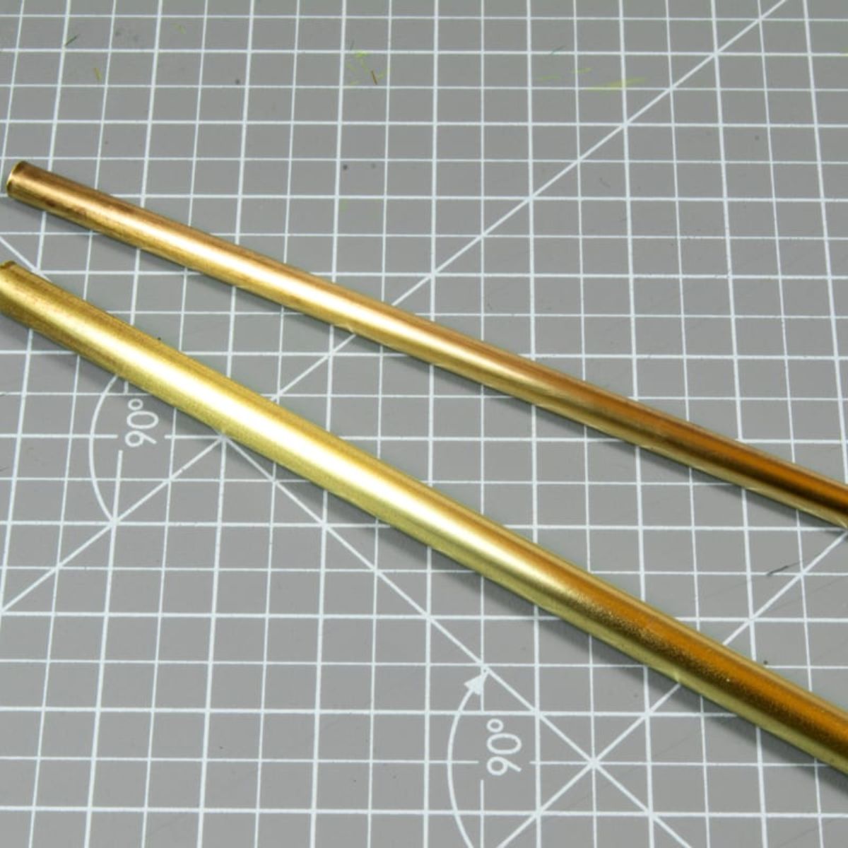 AK Interactive Dioramas BRASS PIPES 1,0mm, 5 units